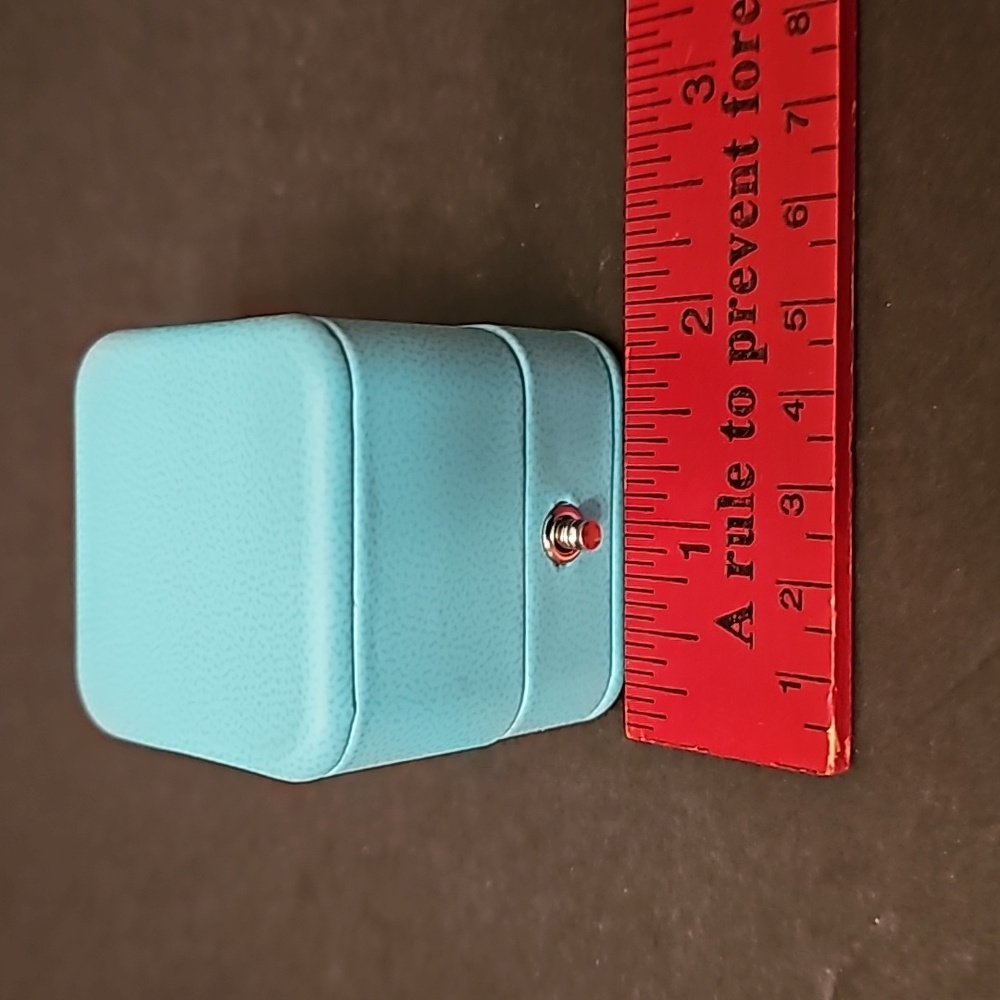 Tiffany & Co. Spring Loaded Leather Ring Box - Picture 5 of 7